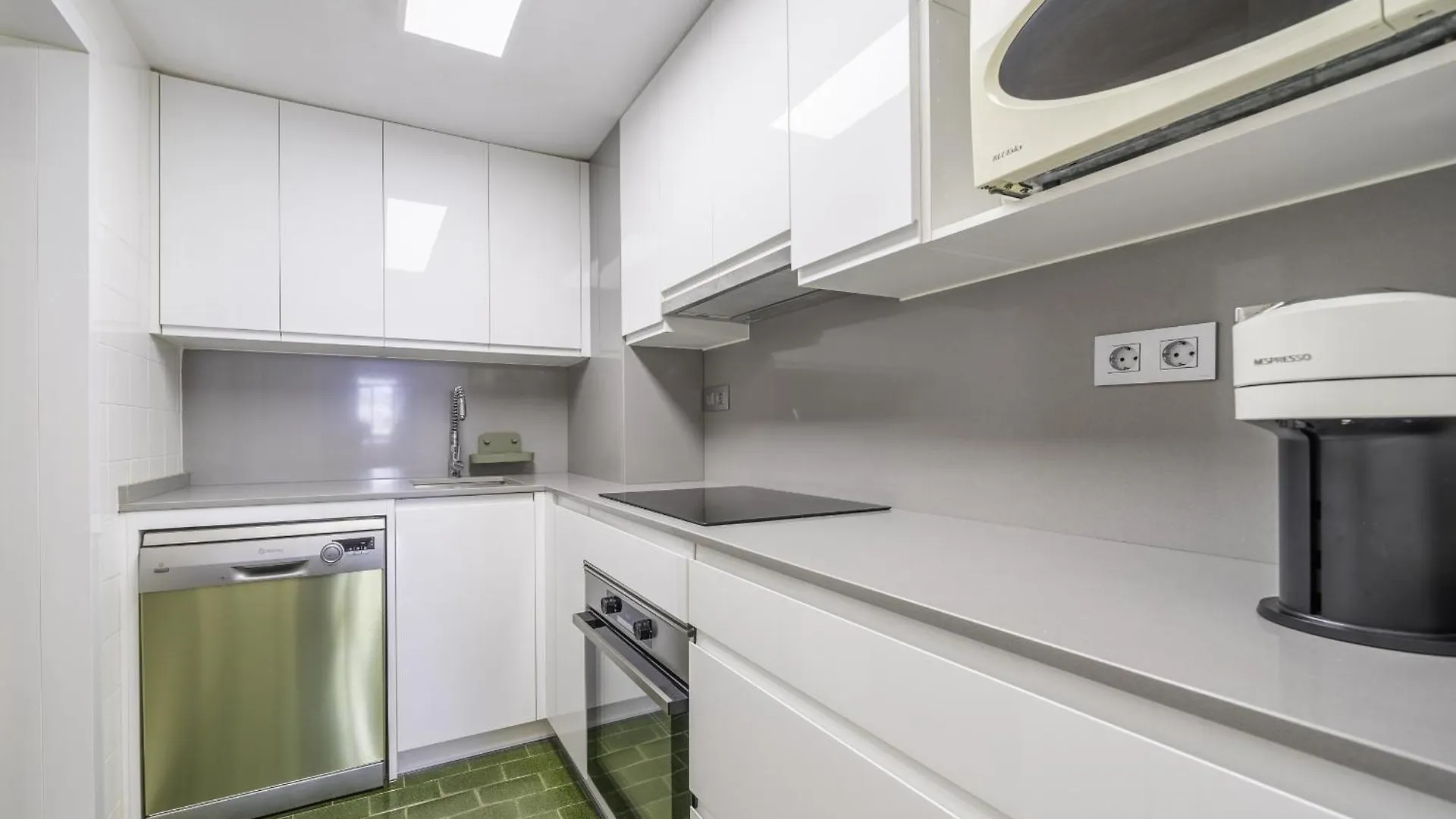 Homeholidayrentals Singular - Costa Barcelona Pineda de Mar Espagne