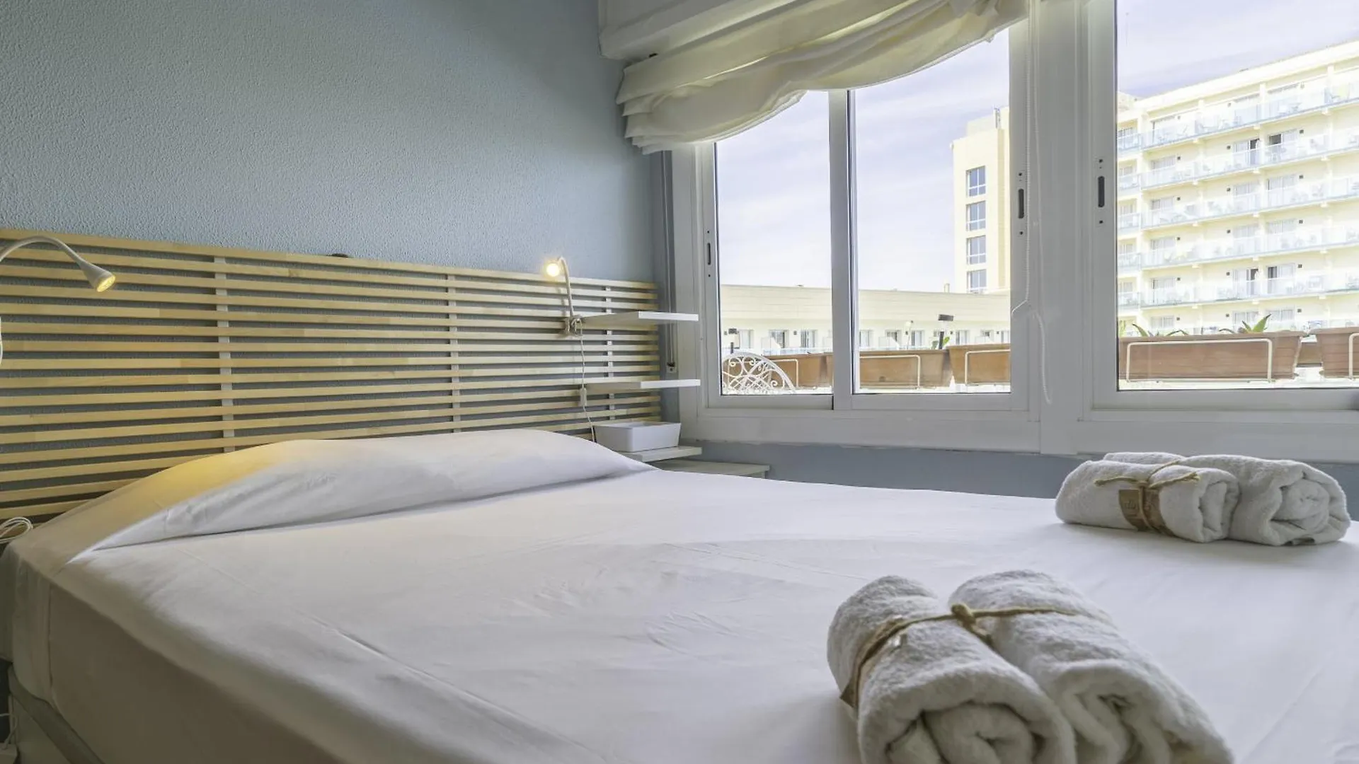 Homeholidayrentals Singular - Costa Barcelona Pineda de Mar Apartament